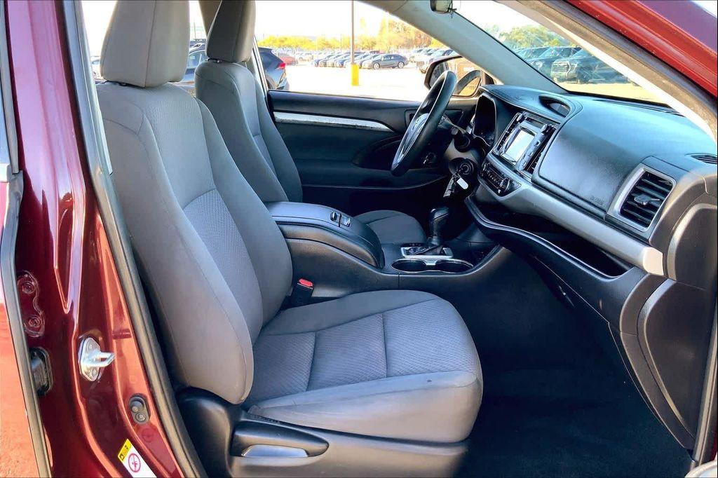 used 2019 Toyota Highlander car, priced at $17,528