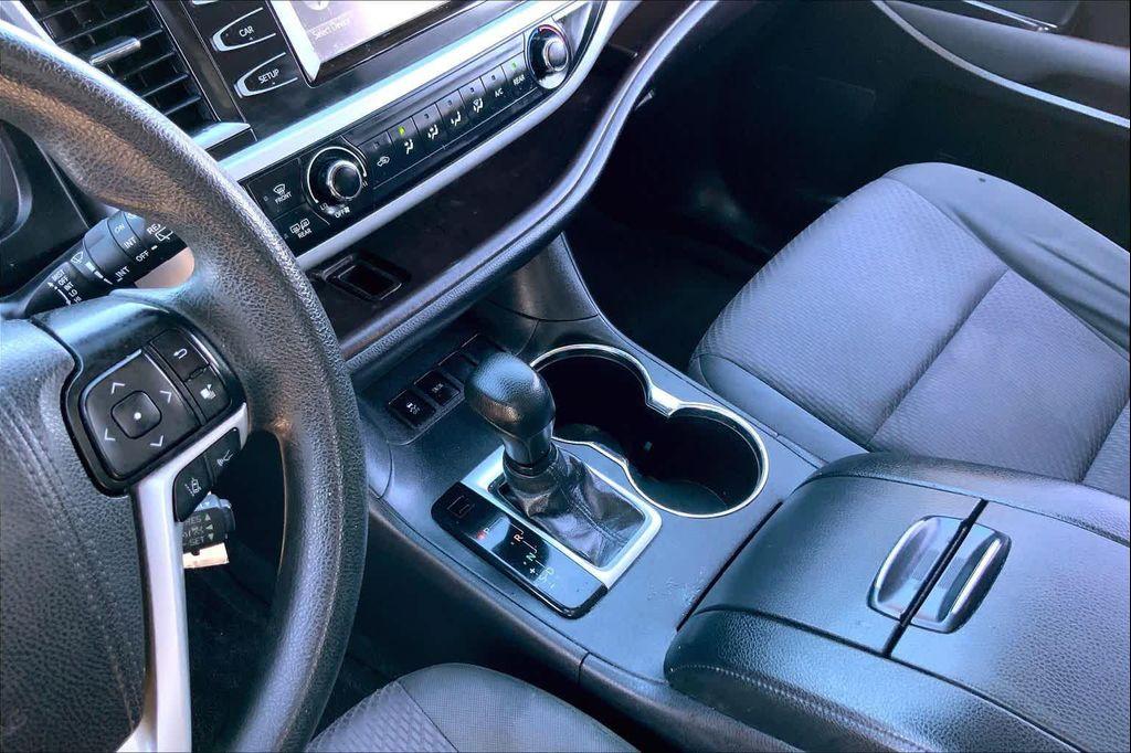 used 2019 Toyota Highlander car, priced at $17,528