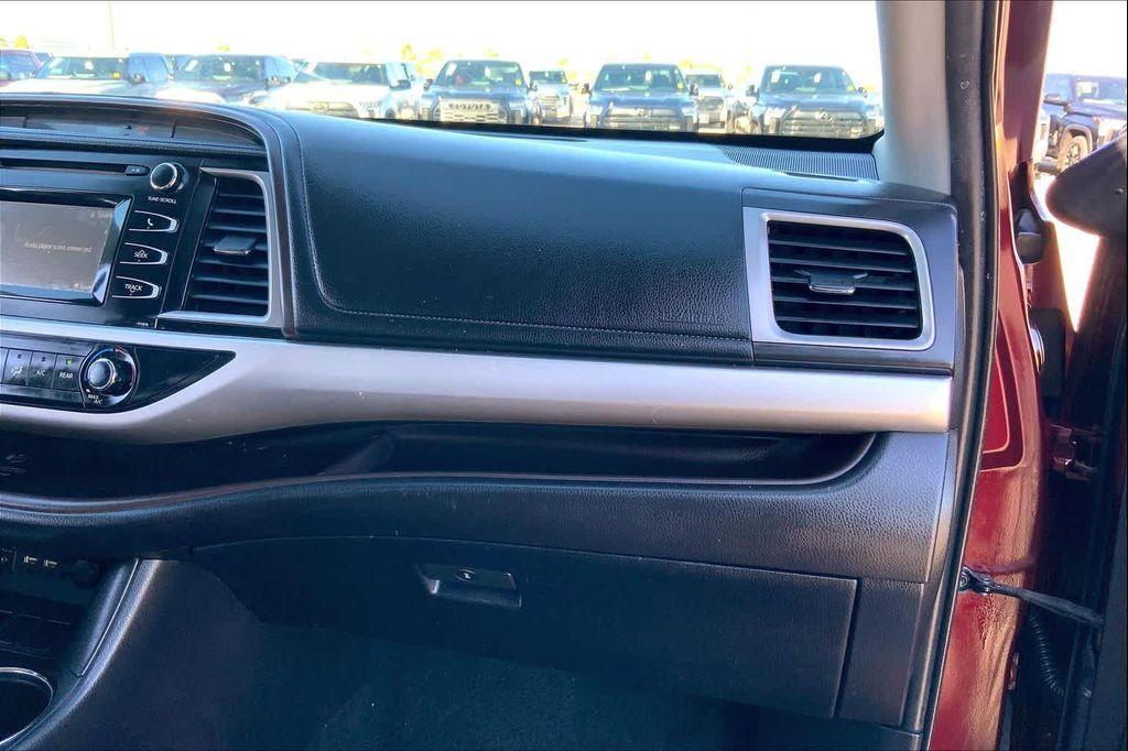 used 2019 Toyota Highlander car, priced at $17,528