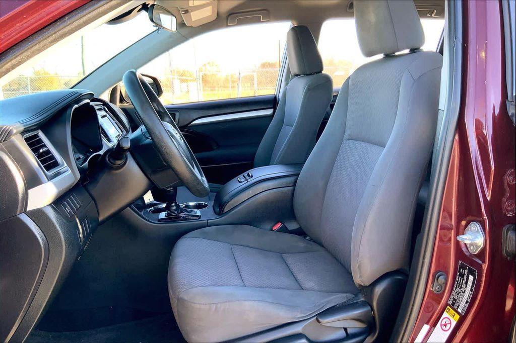 used 2019 Toyota Highlander car, priced at $17,528