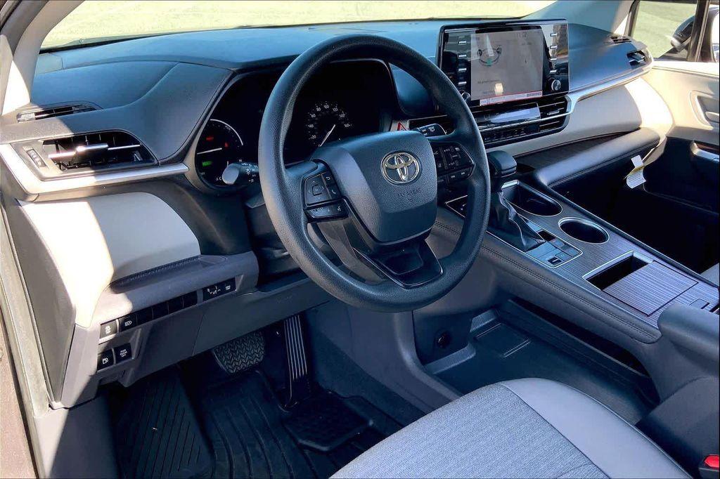 used 2024 Toyota Sienna car, priced at $41,402