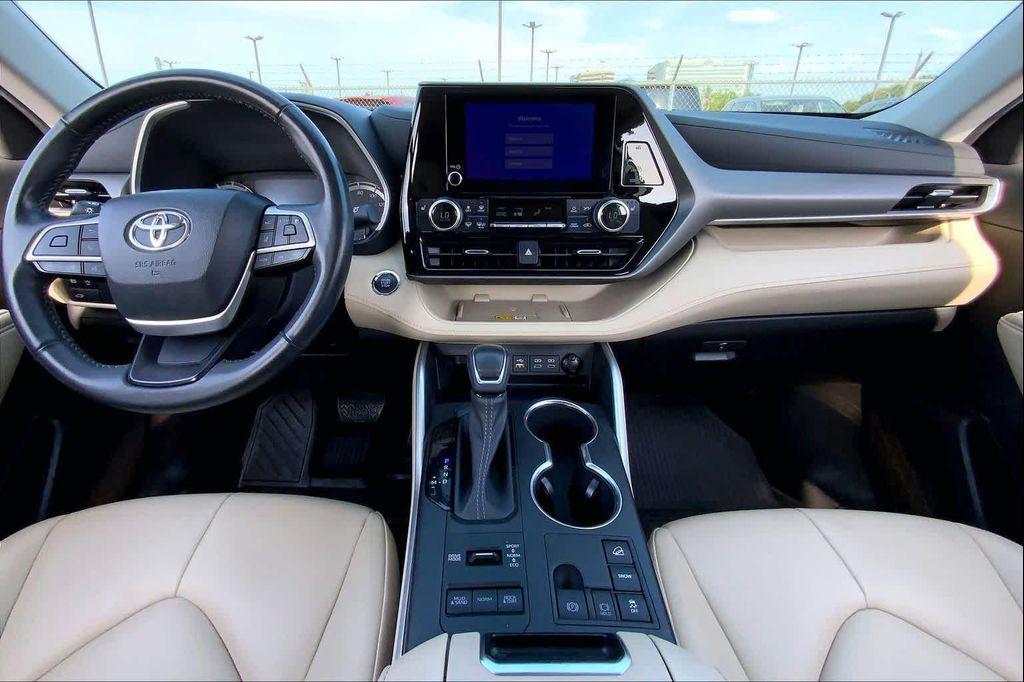 used 2023 Toyota Highlander car, priced at $37,941