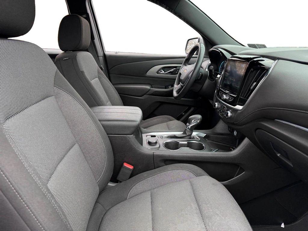 used 2023 Chevrolet Traverse car, priced at $28,240