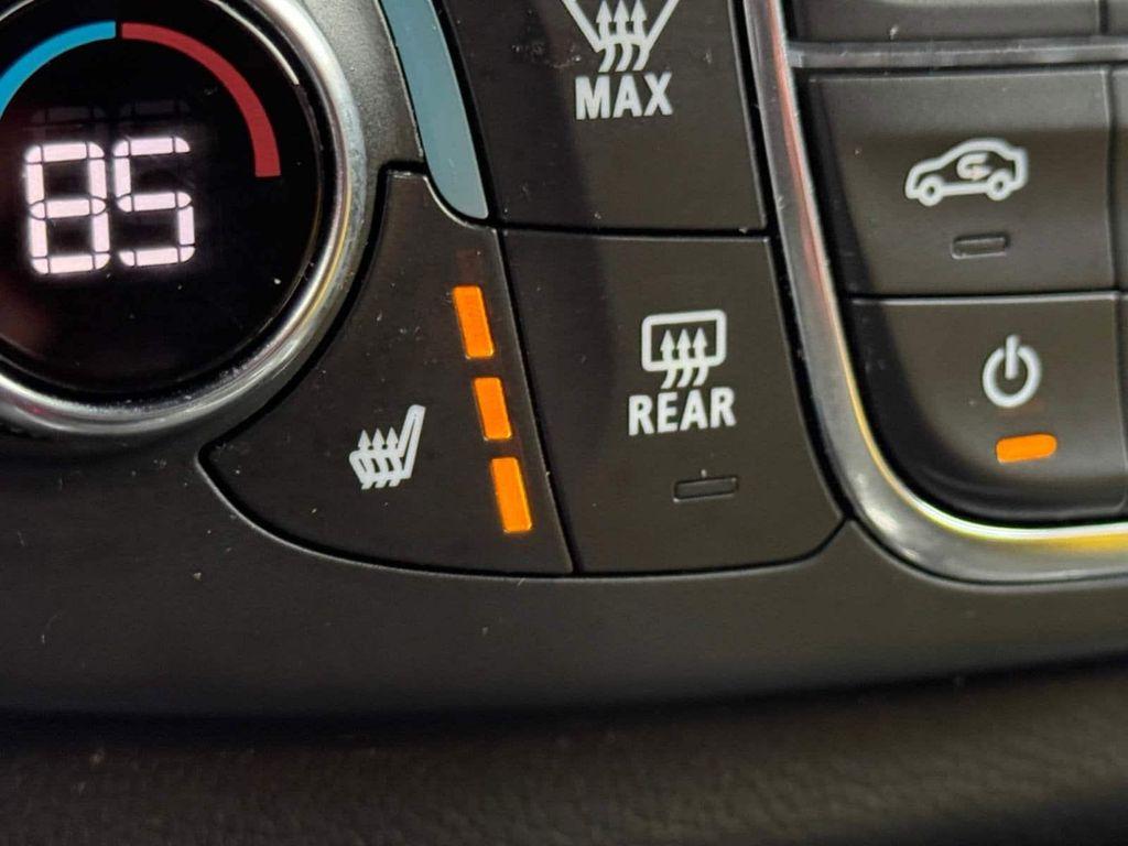used 2023 Chevrolet Traverse car, priced at $28,240