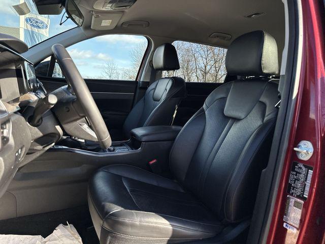 used 2023 Kia Sorento car, priced at $27,999