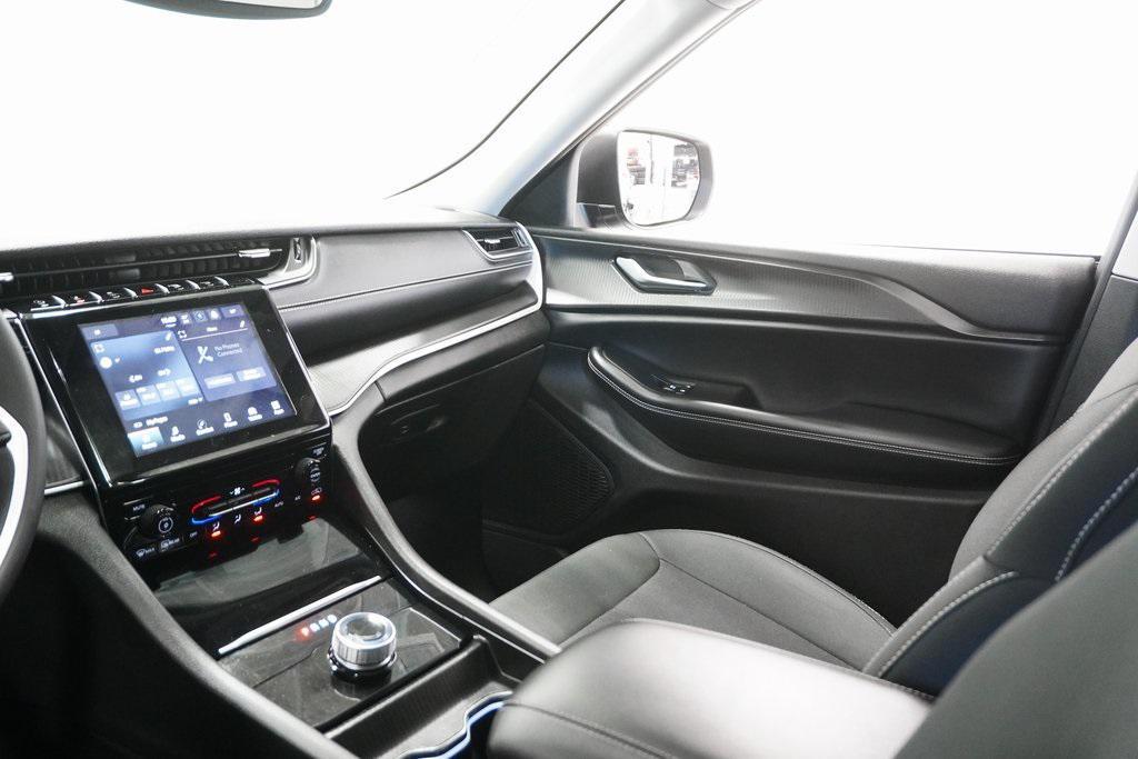 used 2024 Jeep Grand Cherokee car, priced at $29,995