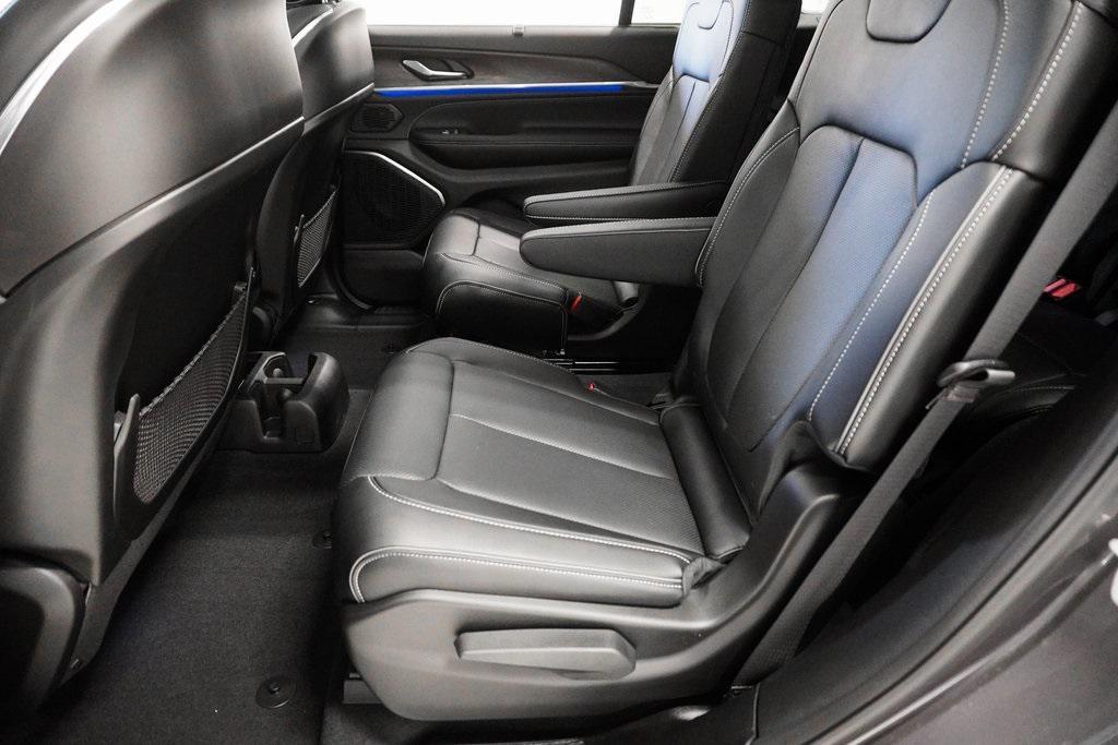 new 2025 Jeep Grand Cherokee L car, priced at $59,998