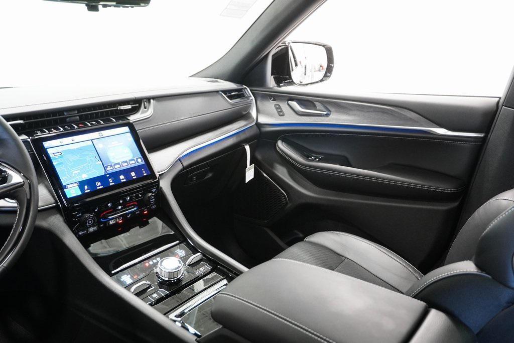 new 2025 Jeep Grand Cherokee L car, priced at $59,998