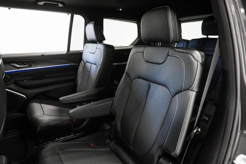 new 2025 Jeep Grand Cherokee L car, priced at $59,998