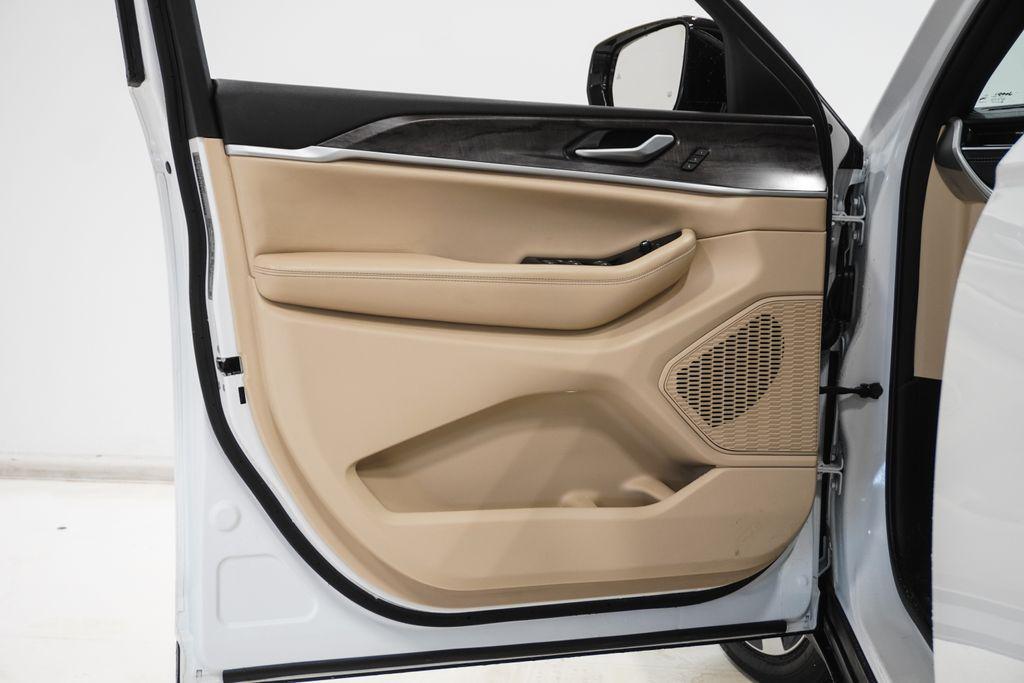 used 2023 Jeep Grand Cherokee car, priced at $30,195