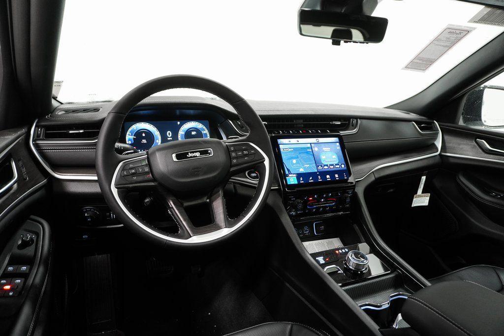 new 2025 Jeep Grand Cherokee L car, priced at $47,111