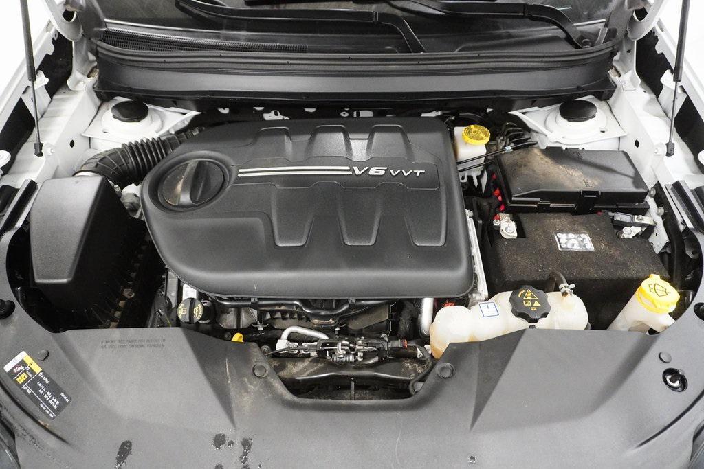 used 2021 Jeep Cherokee car, priced at $19,495