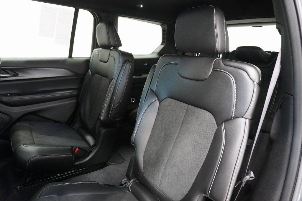 new 2025 Jeep Grand Cherokee L car, priced at $39,156