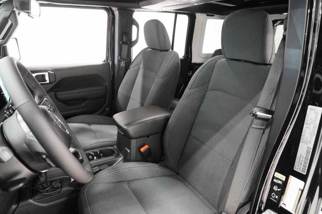 new 2025 Jeep Wrangler car, priced at $40,651