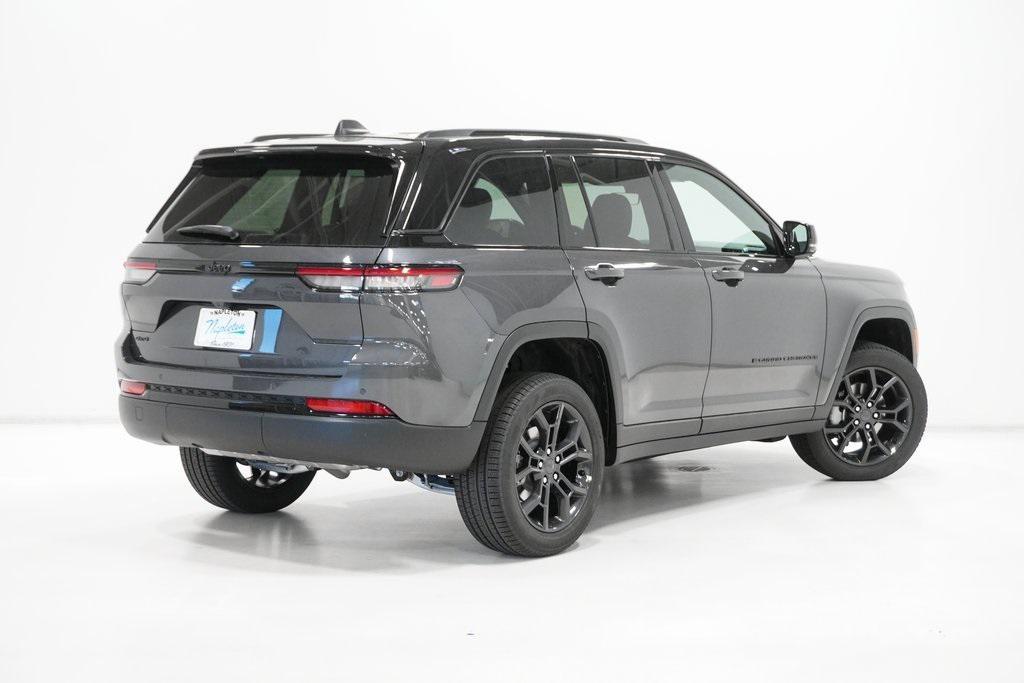 new 2025 Jeep Grand Cherokee car, priced at $46,990