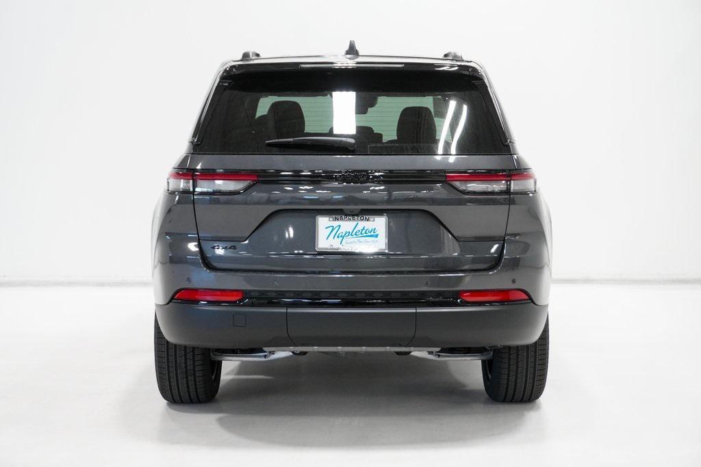 new 2025 Jeep Grand Cherokee car, priced at $46,990
