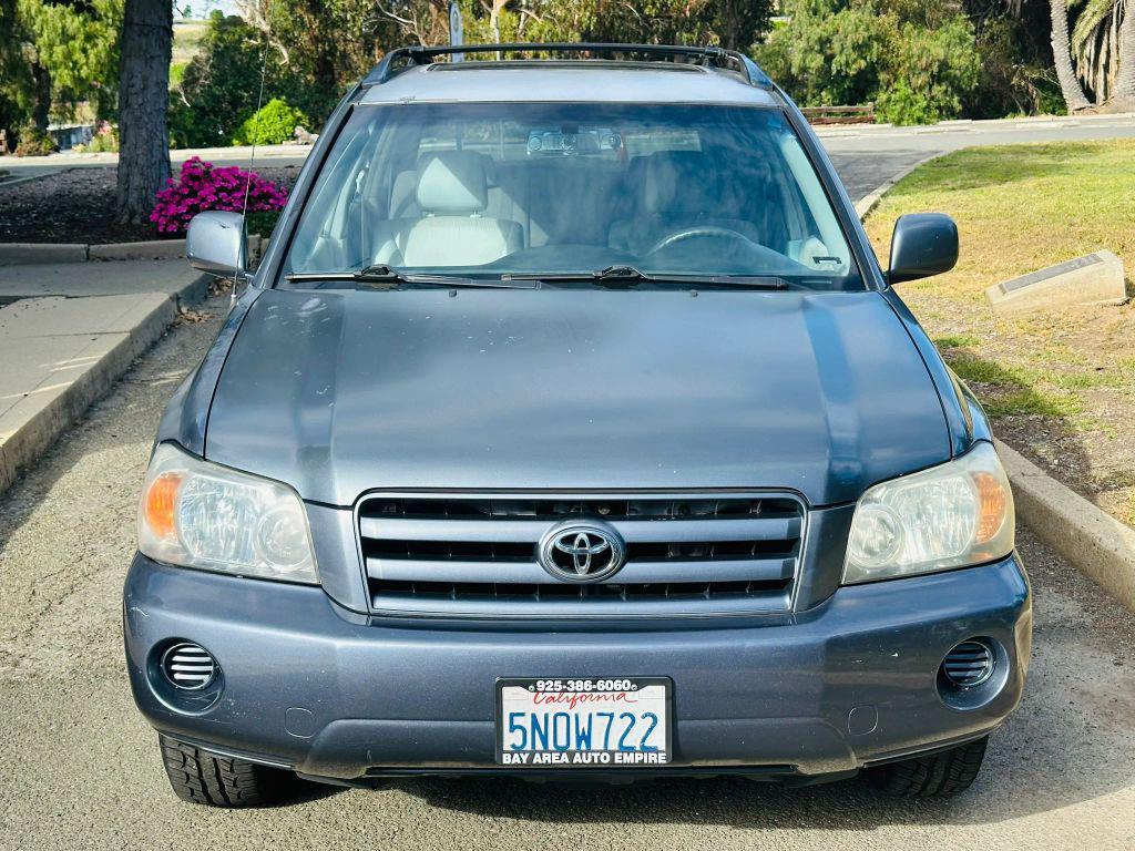 used 2005 Toyota Highlander car, priced at $6,329