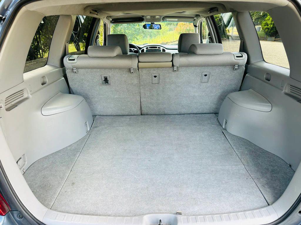 used 2005 Toyota Highlander car, priced at $6,329