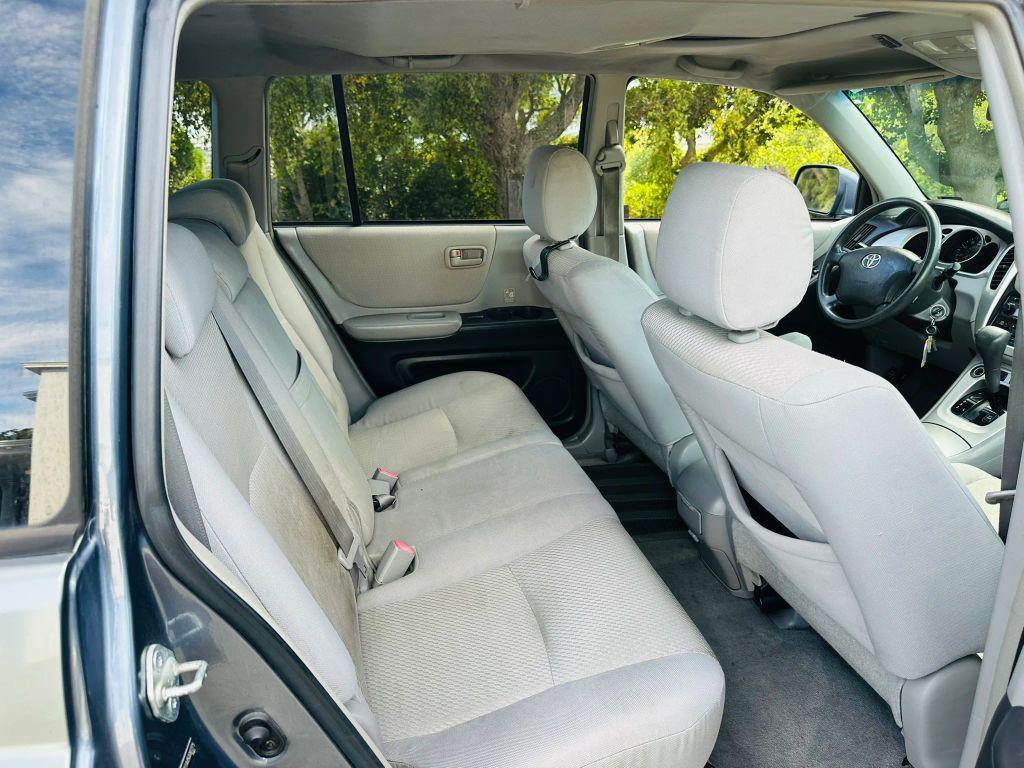 used 2005 Toyota Highlander car, priced at $6,329