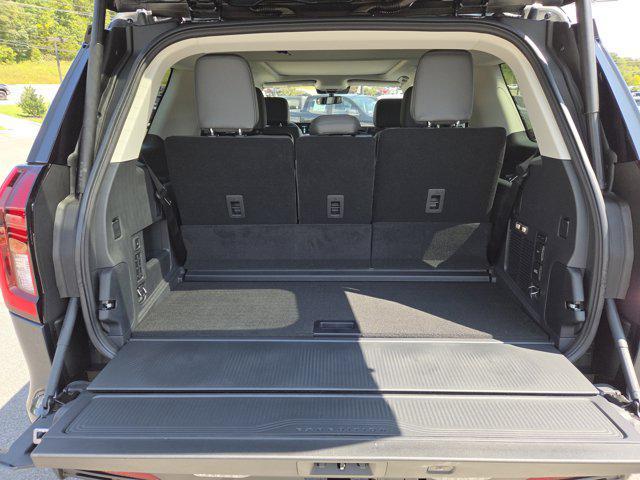 new 2025 Ford Expedition car, priced at $70,120