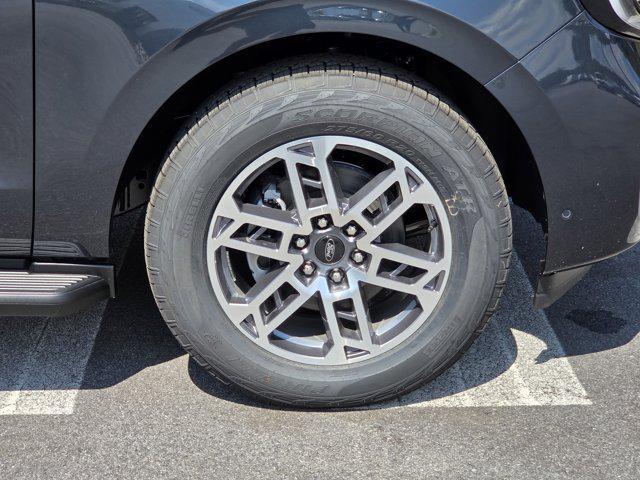 new 2025 Ford Expedition car, priced at $70,120