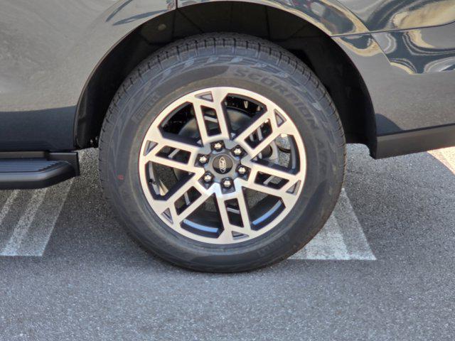 new 2025 Ford Expedition car, priced at $70,120