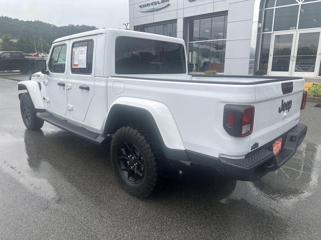 used 2025 Jeep Gladiator car, priced at $42,950