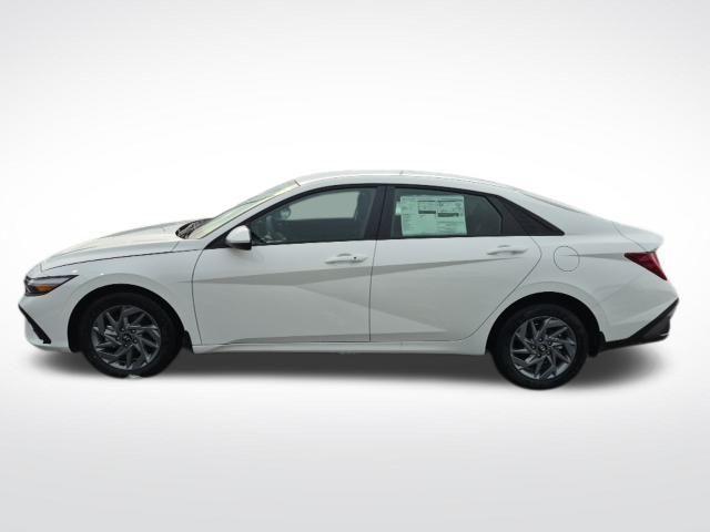 new 2026 Hyundai ELANTRA HEV car, priced at $27,002