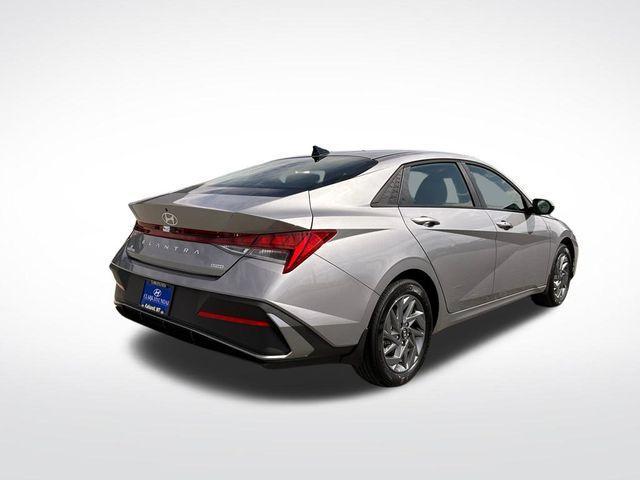 new 2025 Hyundai ELANTRA HEV car, priced at $25,521
