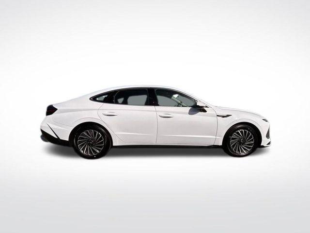 new 2025 Hyundai Sonata Hybrid car, priced at $31,180