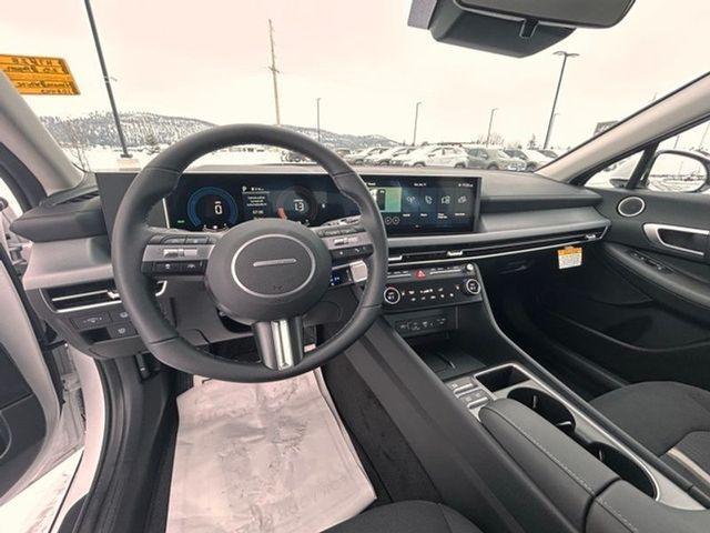new 2025 Hyundai Sonata Hybrid car, priced at $31,180