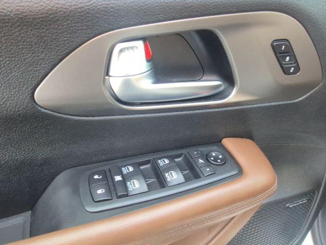 used 2020 Chrysler Pacifica Hybrid car, priced at $28,754