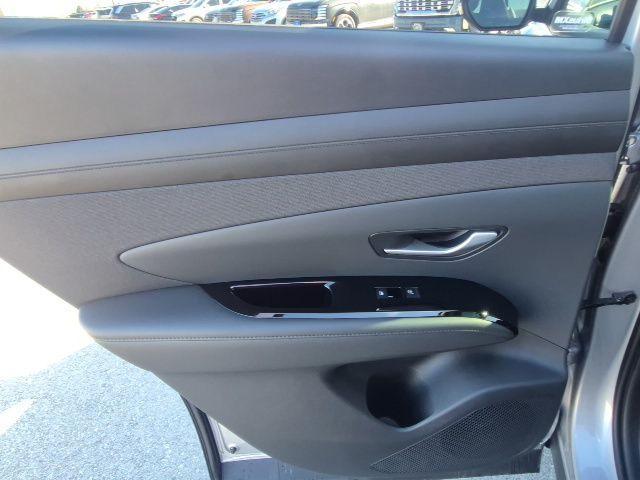 new 2026 Hyundai TUCSON Hybrid car, priced at $40,313