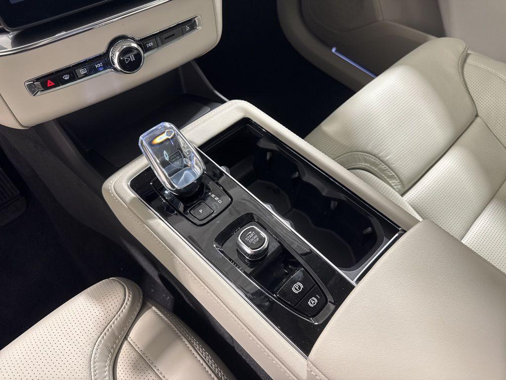 new 2026 Volvo XC90 car, priced at $75,270