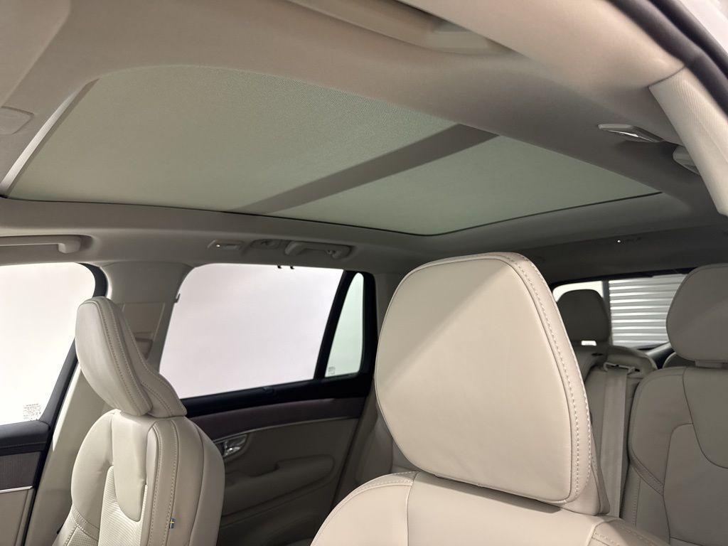 new 2026 Volvo XC90 car, priced at $75,270