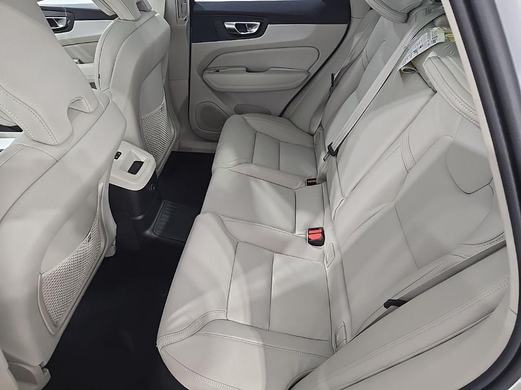 new 2026 Volvo XC60 Plug-In Hybrid car, priced at $75,235