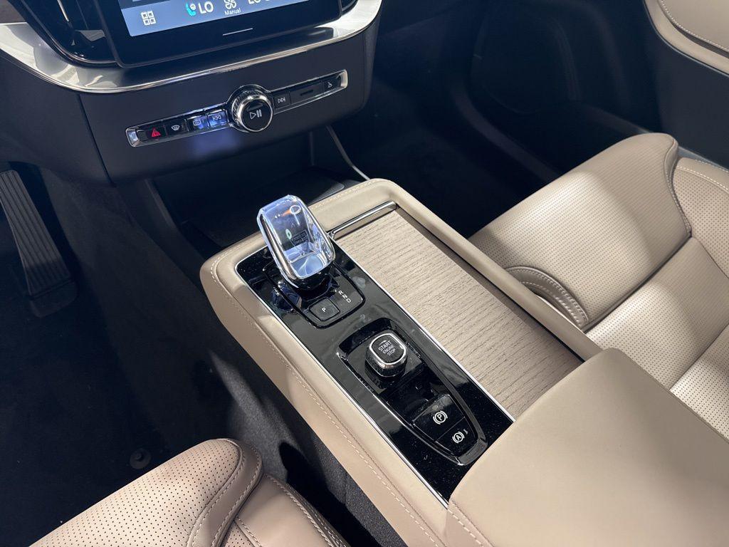 new 2026 Volvo XC90 Plug-In Hybrid car, priced at $86,205
