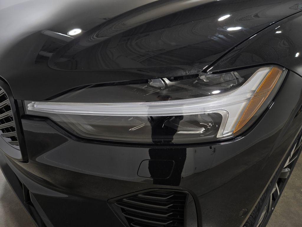 new 2026 Volvo XC60 car, priced at $57,985