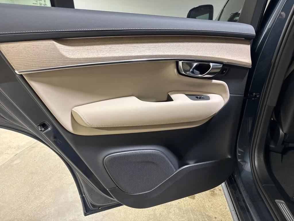 new 2026 Volvo XC90 car, priced at $71,934