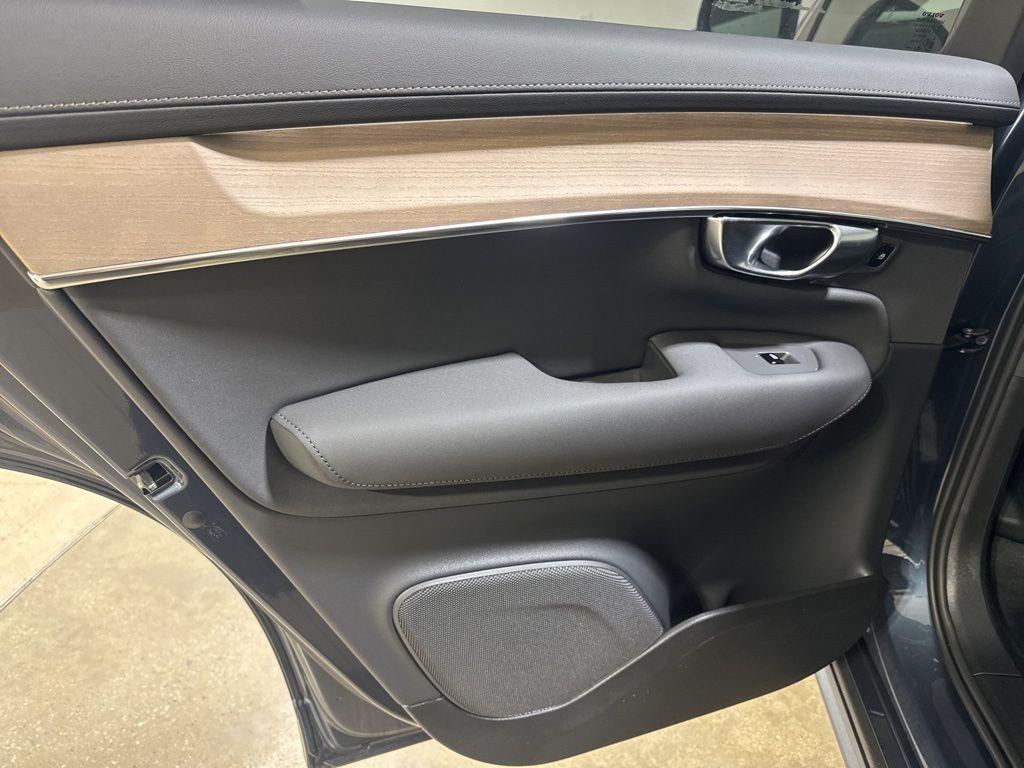 new 2026 Volvo XC90 car, priced at $73,205