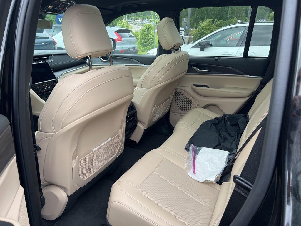 used 2023 Jeep Grand Cherokee car, priced at $30,998