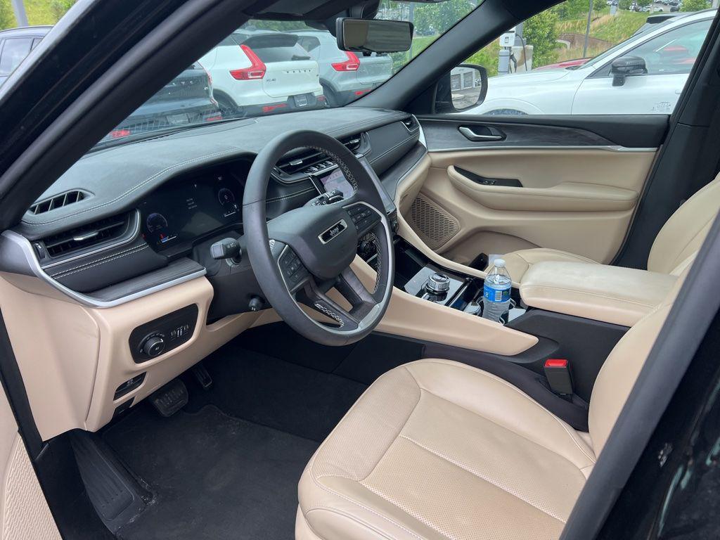 used 2023 Jeep Grand Cherokee car, priced at $30,998