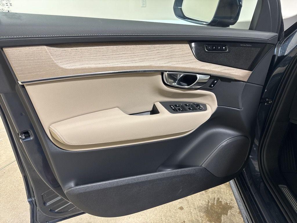 new 2026 Volvo XC90 car, priced at $71,945