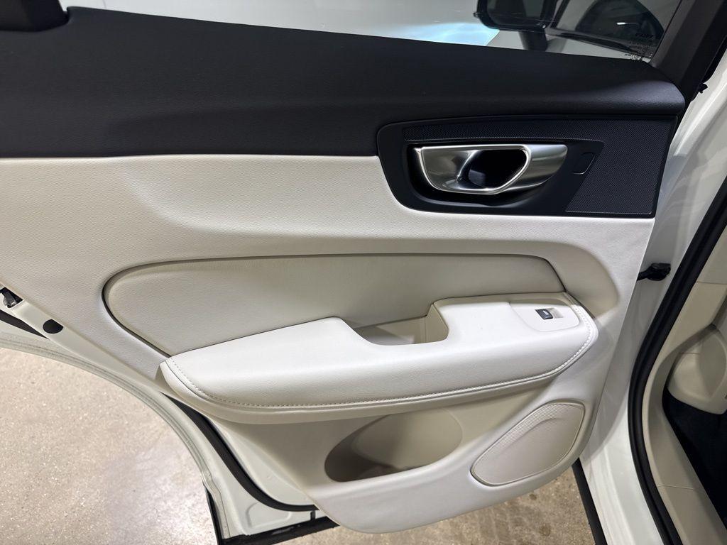 new 2026 Volvo XC60 Plug-In Hybrid car, priced at $75,235