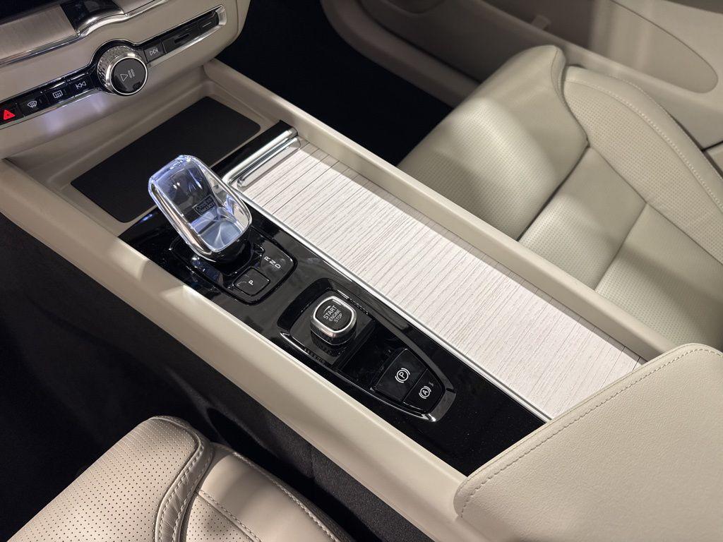 new 2026 Volvo XC60 Plug-In Hybrid car, priced at $75,235