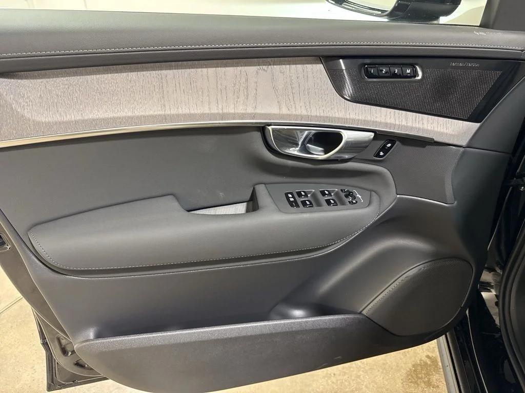 new 2026 Volvo XC90 Plug-In Hybrid car, priced at $86,194