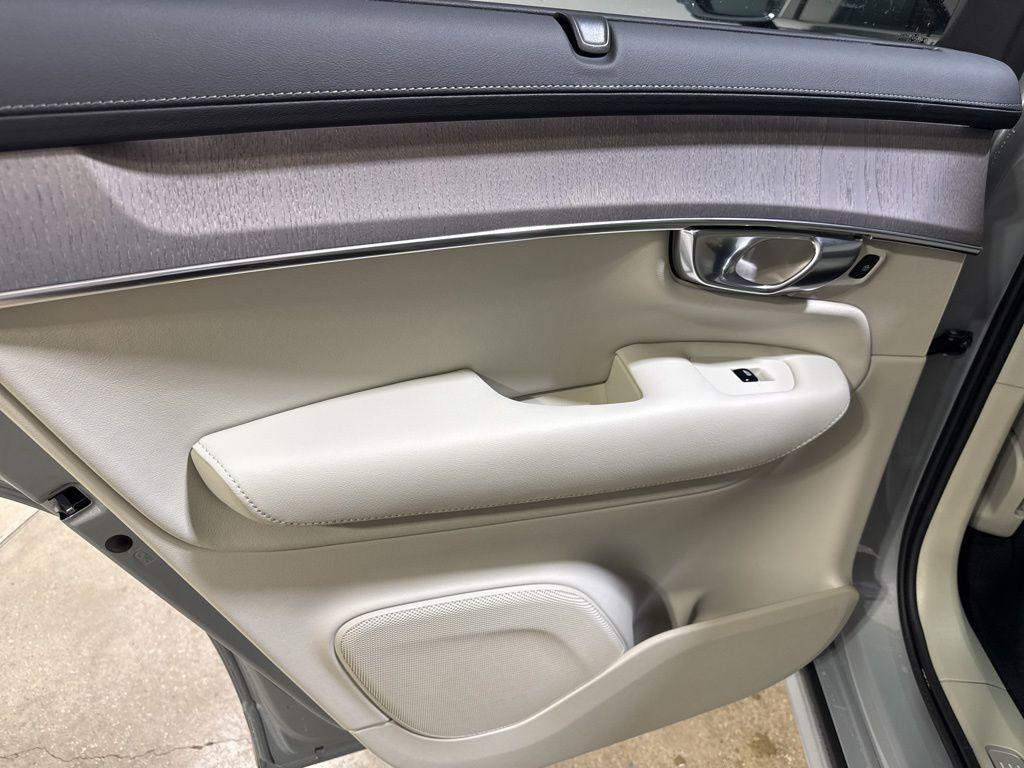 new 2026 Volvo XC90 Plug-In Hybrid car, priced at $85,745