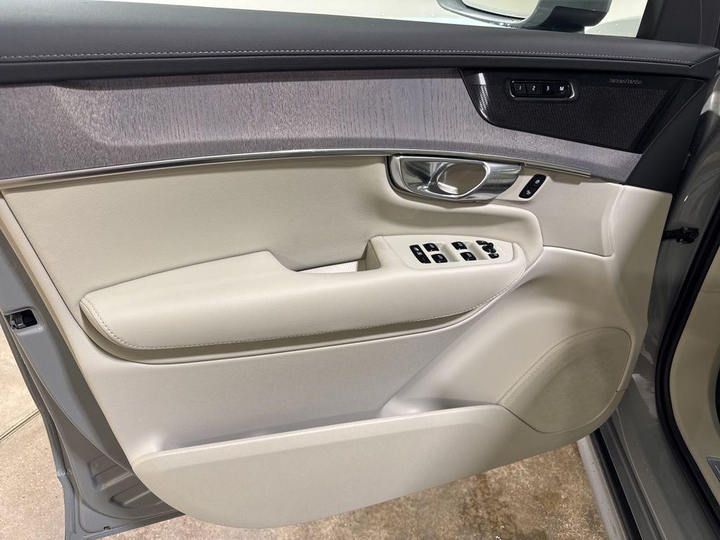 new 2026 Volvo XC90 Plug-In Hybrid car, priced at $85,745