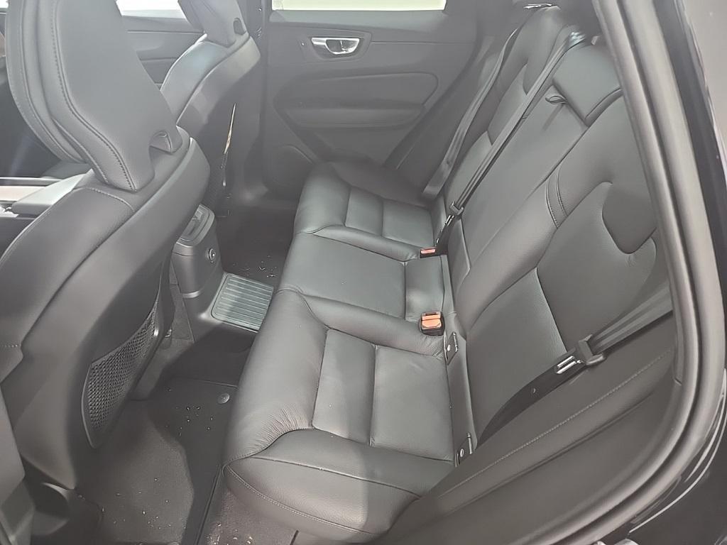 2024 Onyx Black Metallic Volvo XC60 Recharge Plug-In Hybrid