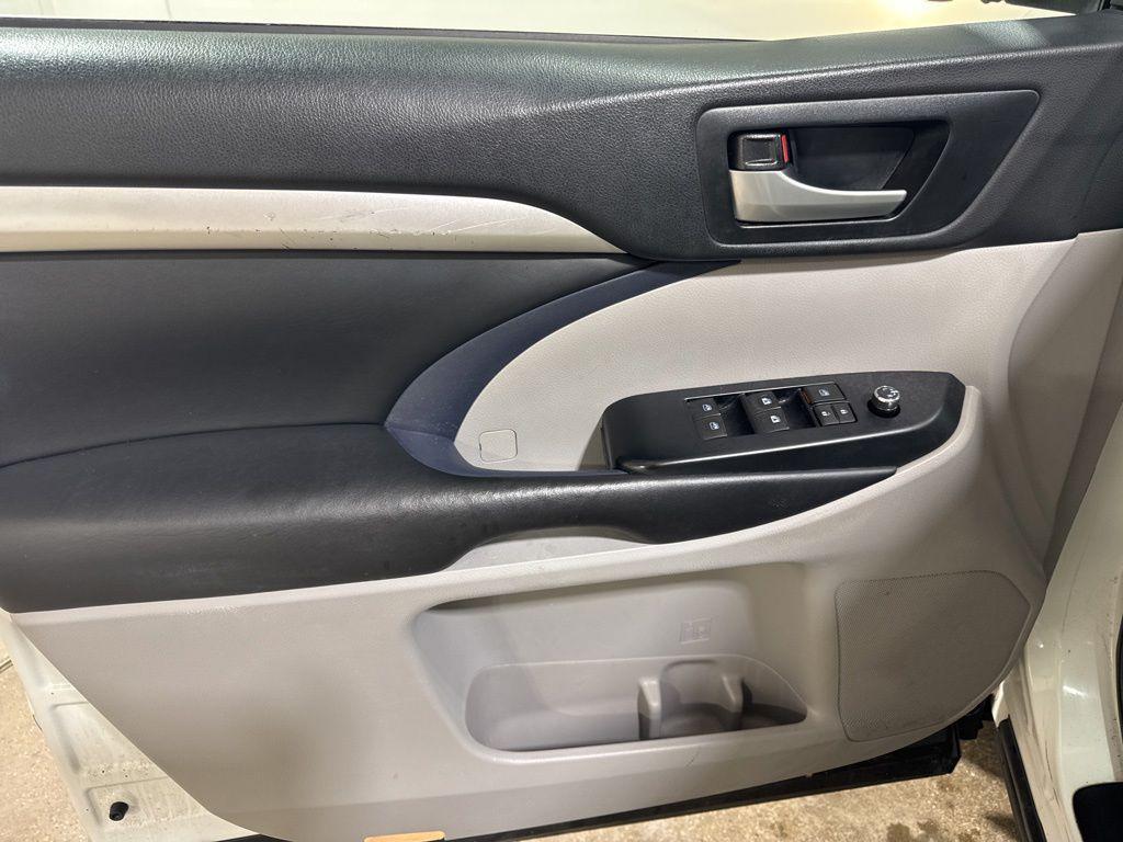 used 2019 Toyota Highlander car, priced at $25,898